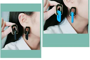 Boucles d'oreilles pendantes chaîne rectangle femme, détail métal peint élégant.