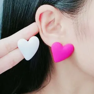 Orecchini a lobo in acrilico a forma di cuore minimalisti da donna, moda quotidiana.