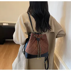 Zaino secchiello donna in camoscio e pelle casual quotidiano borsa tracolla dettaglio