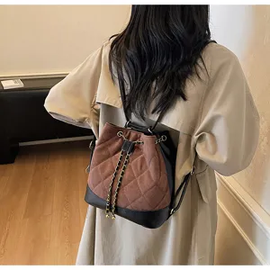 Zaino a secchiello trapuntato elegante da donna, grande capacita lavoro marrone scuro