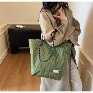 Green plaid canvas tote bag for women and men, large capacity casual shoulder bag daily use.