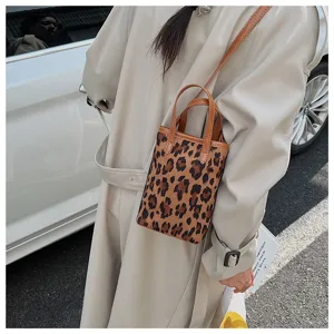 Borsa a tracolla con stampa leopardata da donna 2025 nuova moda design di nicchia borsa a secchiello