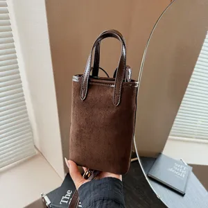 Chic mini borsa a tracolla in camoscio marrone per telefono, piccola borsa elegante donna.