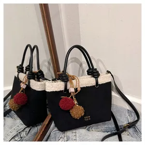 Herbst Winter Wildleder Handtasche Damen neu vielseitig Umhängetasche Plüschbesatz
