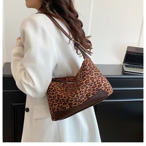 Modische Leo-Muster Wildleder Achseltasche Schultertasche fuer Damen Retro Tasche.