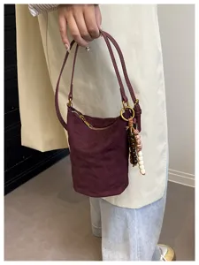 Bolso cubo de ante acolchado para mujer, elegante bolso cruzado con abalorio de perlas.