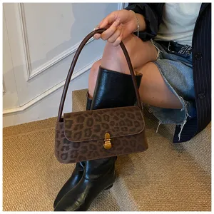 Retro Leopardenmuster Achseltasche Handtasche mit Metallverschluss fur Damen Mode