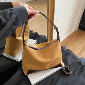 Vintage Wildleder Achseltasche für Damen, stilvolle braune Patchwork Pendler Umhängetasche.