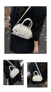 Minimalistische weiße Dackel-Design Umhängetasche, stilvolle Bowling-Handtasche für den Alltag.