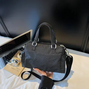 Zwarte en witte geruite mode handtas casual commuter schoudertas voor vrouwen dagelijks