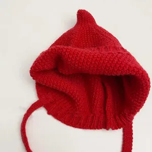 Bonnet tricoté rouge pour nouveau-né bébé avec sommet pointu et lanières, chaud automne hiver.
