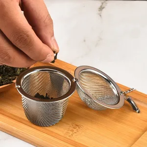 Edelstahl Tee-Ei Gewürzkugel Sieb für losen Tee und aromatische Kräuter und Gewürze.