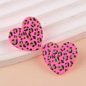 Pendientes de corazón con estampado de leopardo rosa, aretes de acrílico moda para mujeres.