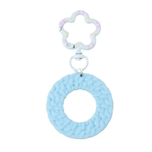 Porte-clés rond en acrylique couleur bonbon avec fermoir fleur, charm de sac style bohème.