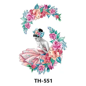 Adesivo per tatuaggio temporaneo dea floreale colorato, bel design di body art per braccio.