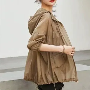 Chaqueta de protección solar con capucha ligera y transpirable de verano para mujer, casual.
