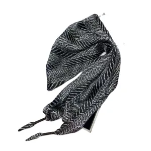 Foulard en soie à motifs noir et blanc, élégant petit foulard de cou pour femmes et filles.