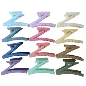 Large Z-shaped hair claw clip with glitter candy colors, stylish hairpin for women daily.