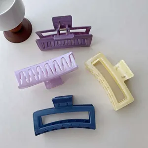 Large acrylic hair claw clips set for women, cute jelly color shark hair clips wholesale.
