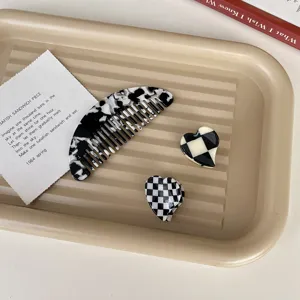 Korean retro acetate hair comb and black white checkered heart hair clips set details.