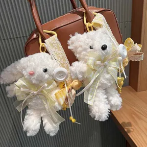 Flauschiger Plueschhase und Baer Tasche Anhaenger schluesselanhaenger Detailansicht.