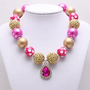 Collier de perles chunky pour enfants avec pendentif goutte en cristal rose, bijoux mignons.