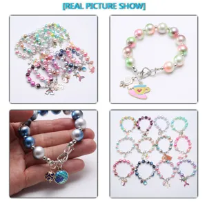 Bracelet de perles colorees pour enfants avec pendentifs mignons en alliage de queue de sirene.