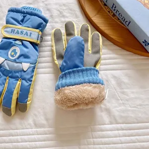 Kids waterproof ski gloves with fleece lining, thick warm winter sports gloves for children 8-12.