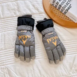 Thickened waterproof ski gloves for winter outdoor sports, warm fleece cycling gloves.