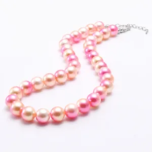 Collana di perle iridescenti per bambini, grazioso design sfumato rosa per tutti i giorni.