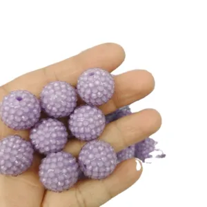 Helllila Harz Strass Perlen chunky Kugelperlen für DIY Schmuckherstellung und Halsketten.