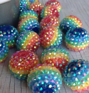 Perline chunky in resina e strass da 20mm, perle rotonde arcobaleno a righe per gioielli.