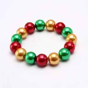 Weihnachten Kinder Perlenarmband mit roten gruenen und goldenen Perlen fuer festlichen Look.