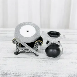 Nastro glitter argento per confezioni regalo, artigianato e decorazioni natalizie.