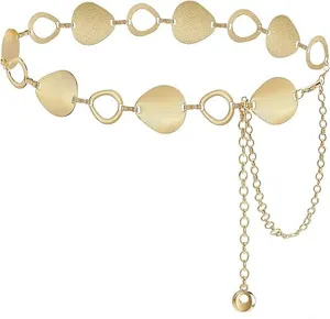 Chaîne de taille dorée pour femmes, ceinture décorative avec anneaux et pendentif élégant.