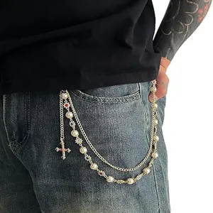 Detailansicht der gotischen Kreuz Perlen Hosenkette, Hip Hop Metall Taillenkette für Jeans.