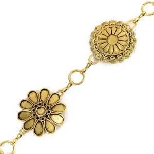 Gouden metalen ketting riem met bloem medaillon ontwerp, vintage stijl boho taille accessoire.