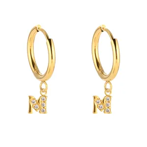 Pendientes de aro de acero inoxidable dorado con colgante de letra M para mujeres moda.
