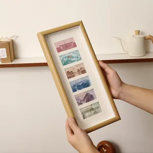 Houten fotolijst met 6 rasters voor verzameling van bankbiljetten en mooie huisdecoratie.