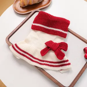 Leuke gebreide huisdierjurk voor kleine honden puppy's, crème rode strepen met strik.