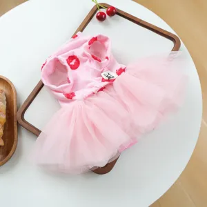 Vestido rosa para cachorro con estampado de labios rojos y linda falda de tul para perros y gatos.