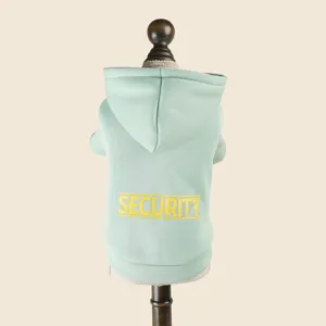 Felpa verde menta per cani con stampa security sul retro, abbigliamento comodo cuccioli.
