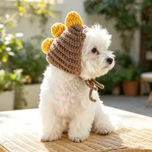 Handgemaakte gehaakte dinosaurushoed voor honden en katten, warme bruine gebreide dierenkleding.