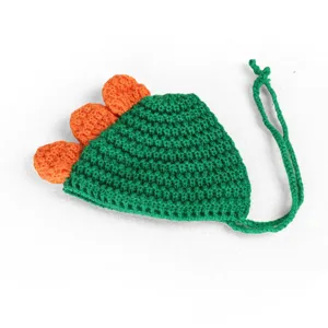 Joli bonnet dinosaure au crochet fait main pour petit chien et chat accessoire.