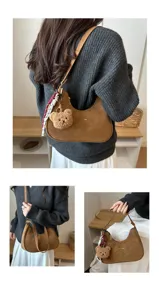 Borsa a tracolla a mezzaluna in camoscio marrone rétro da donna, elegante borsa casual con orsetto.