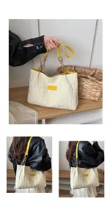 Grote crèmekleurige shopper tas met gele banden, stijlvolle casual schoudertas voor dames dagelijks.