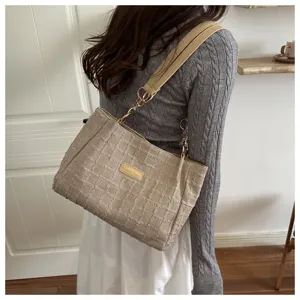 Casual beige gestructureerde schoudertas voor dames, grote tas voor dagelijks gebruik.