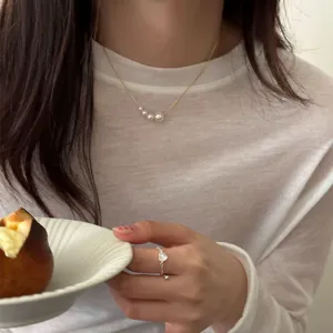 Délicat collier perles argent S925, chaîne clavicule de style français minimaliste élégant.