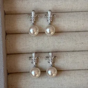 Boucles d'oreilles perle fleur de lys argent sterling 925 vintage bijoux zircon givré