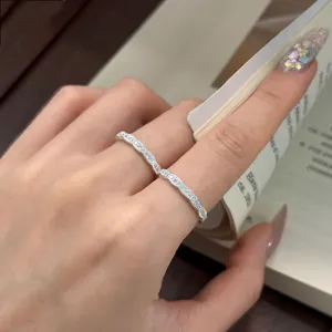 Bague Géométrique Vague en Argent Sterling 925 pour Femmes Bague en Zirconia Brillant Micro-Incrusté Bijoux de Main Minimalistes à la Mode Cadeau